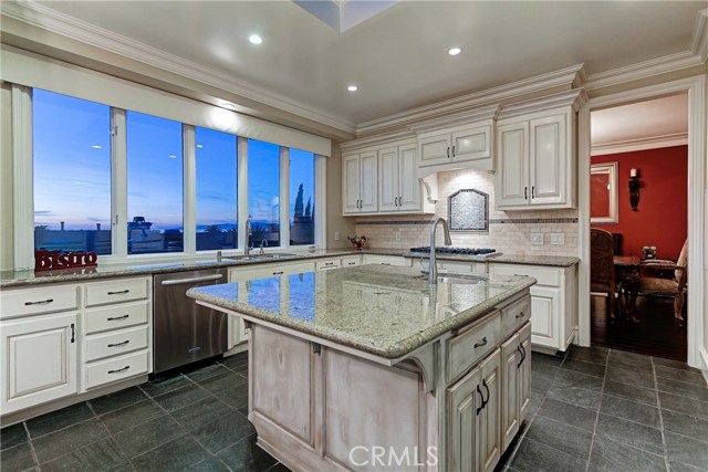 934 Duncan Avenue, Manhattan Beach, California 90266, 5 Bedrooms Bedrooms, ,4 BathroomsBathrooms,Residential,Sold,Duncan,SB17006848