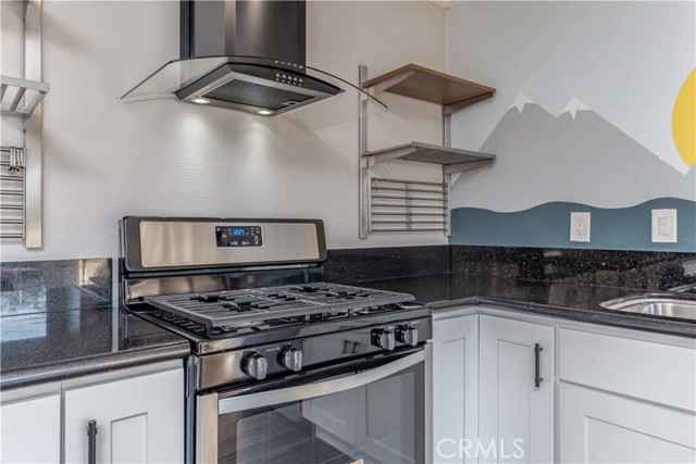 3222 S Townsend Street, Santa Ana CA: https://media.crmls.org/medias/22cb26d2-aede-4a70-97dd-72c4f30bdf50.jpg