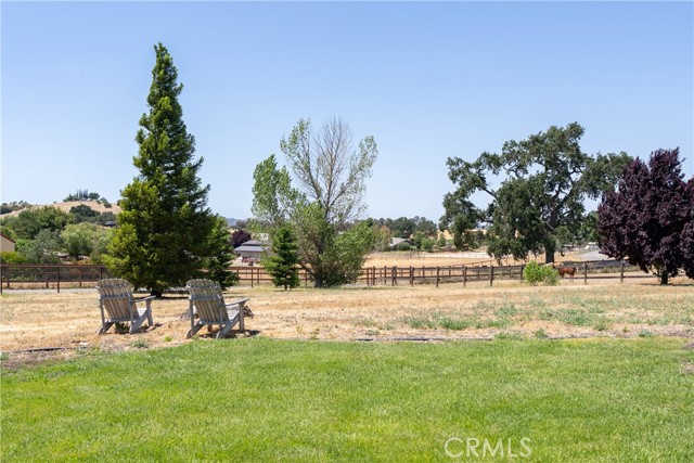 26 Deer View Lane, Templeton CA: https://media.crmls.org/medias/22cbab38-086f-4cde-9ffb-16217e2bac7d.jpg