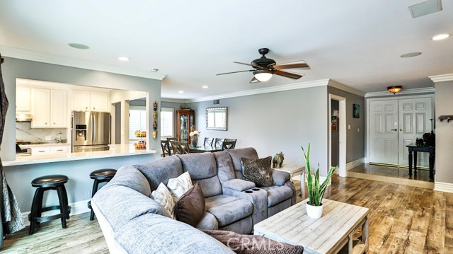 22941 Belquest Drive, Lake Forest CA: https://media.crmls.org/medias/22cc3444-c5f1-421d-9db9-7fde7395da7e.jpg