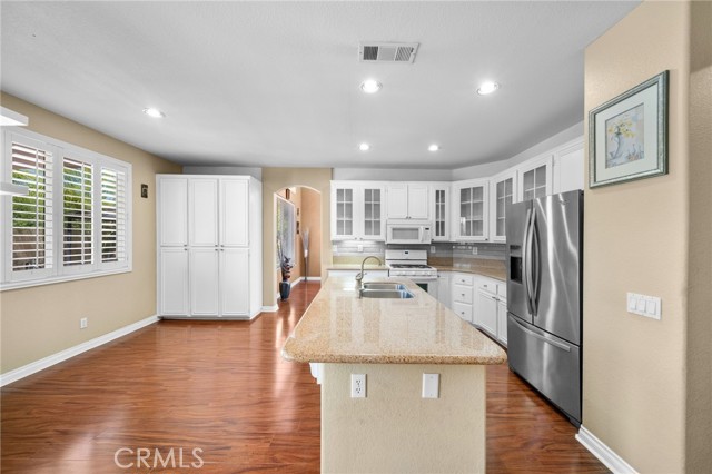 Detail Gallery Image 14 of 65 For 29 Villa Roma, Lake Elsinore,  CA 92532 - 4 Beds | 2/1 Baths