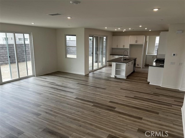 Detail Gallery Image 4 of 4 For 4818 Morpho Ln, Fontana,  CA 92336 - 5 Beds | 4/1 Baths