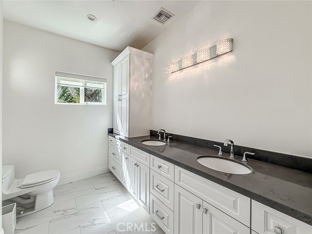 Detail Gallery Image 47 of 58 For 5960 Balcom, Encino,  CA 91316 - 4 Beds | 4 Baths