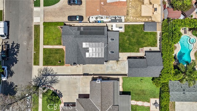 Image 30 of 33 For 15037 Hiawatha Street