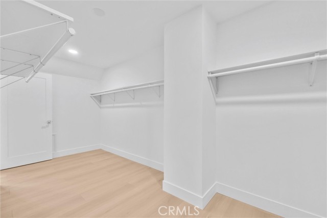 Image 39 of 45 For 2902 Winfield