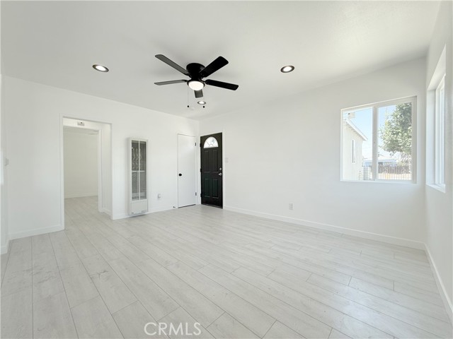 518 N Wilmington Avenue, Compton CA: https://media.crmls.org/medias/22cd79ed-d298-4952-9a2f-ce16c38239b1.jpg