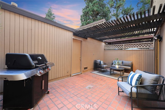 495 W WALNUT Street, Pasadena CA: https://media.crmls.org/medias/22cd9e90-d126-4f24-b261-8976c7923da8.jpg
