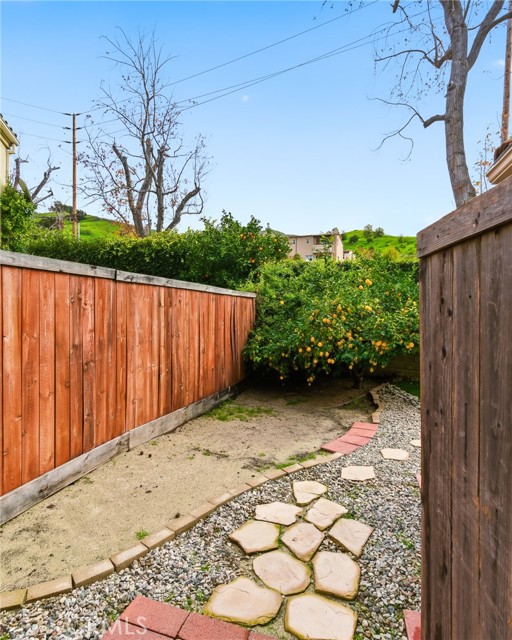 Detail Gallery Image 21 of 25 For 4302 Oak Glen St, Calabasas,  CA 91302 - 3 Beds | 3 Baths