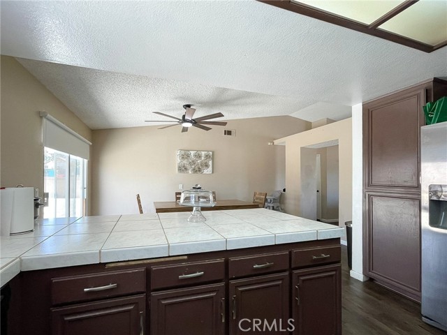 43930 11th E Street, Lancaster CA: https://media.crmls.org/medias/22ceb602-8d03-4df0-8fb7-213aefcd6c9b.jpg