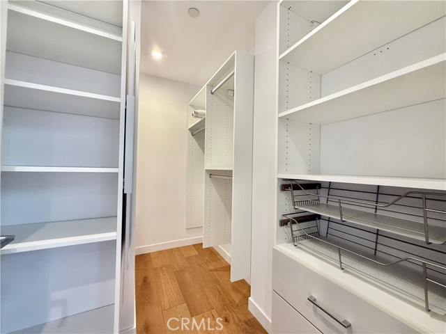 Detail Gallery Image 22 of 37 For 1035 Figueroa Ter #4,  Los Angeles,  CA 90012 - 3 Beds | 2/1 Baths