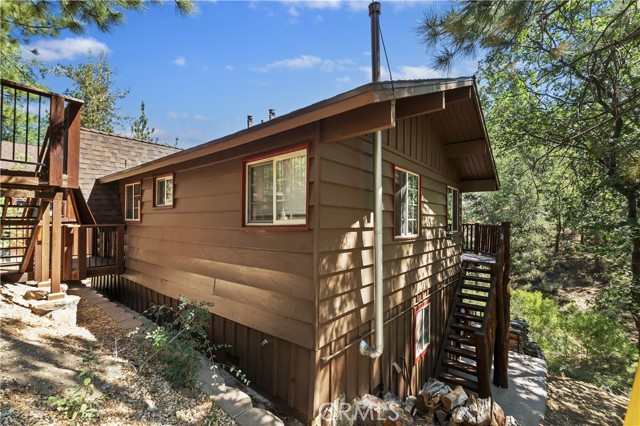 1212 S Minton Avenue, Big Bear City CA: https://media.crmls.org/medias/22cf4039-057f-4c67-af02-e1d0ab63a521.jpg