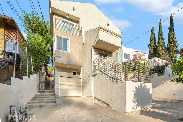 Detail Gallery Image 3 of 59 For 1068 El Paso Dr, Los Angeles,  CA 90042 - 6 Beds | 7 Baths