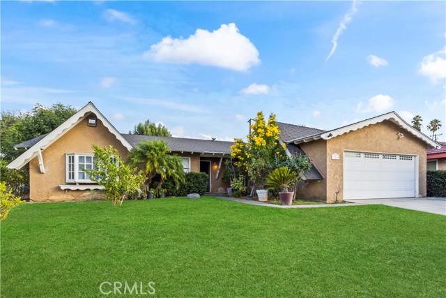 Detail Gallery Image 2 of 56 For 11140 Montlake Dr, Riverside,  CA 92505 - 4 Beds | 2 Baths