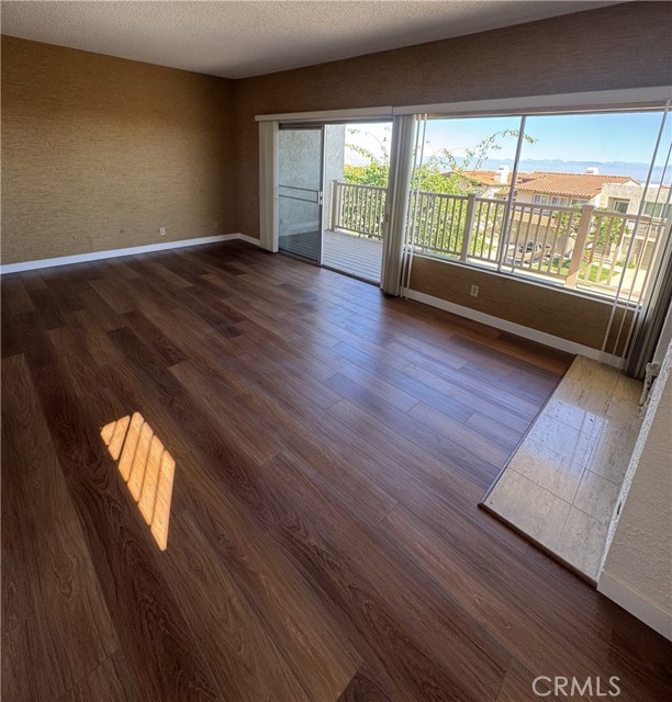 Detail Gallery Image 4 of 21 For 9 Hilltop, Rancho Palos Verdes,  CA 90275 - 3 Beds | 2/1 Baths