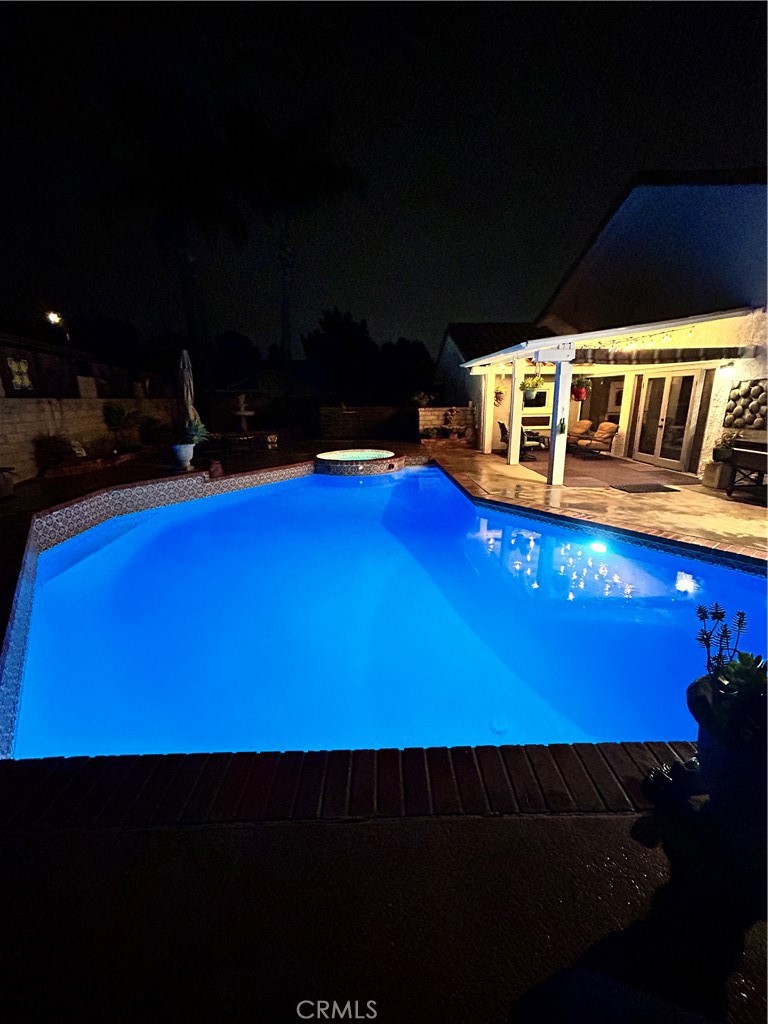 https://media.crmls.org/medias/22d0254c-f8bf-42c9-9781-f2c1dfed4e0b.jpg?preset=X-Large
