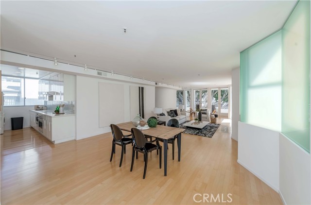 Detail Gallery Image 23 of 43 For 938 2nd St #301,  Santa Monica,  CA 90403 - 2 Beds | 2/1 Baths