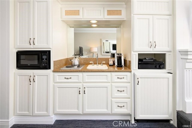 1300 The Strand, Hermosa Beach CA: https://media.crmls.org/medias/22d0963c-eb56-4208-9433-c2ffc3676a09.jpg