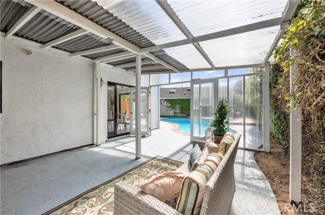 450 Anchor Way, Carlsbad CA: https://media.crmls.org/medias/22d17355-e76c-47e5-a020-1cba9757685a.jpg