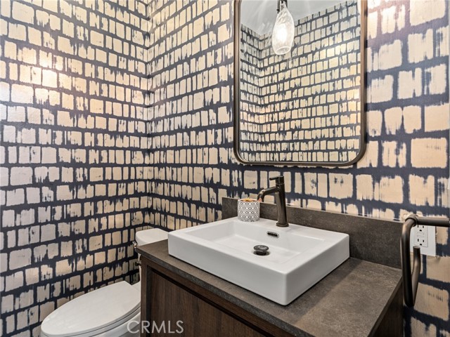 Detail Gallery Image 17 of 32 For 3506 Blossom Ln #C,  Redondo Beach,  CA 90278 - 3 Beds | 2/1 Baths