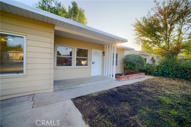 Detail Gallery Image 3 of 20 For 118 E De Anza Cir, Ontario,  CA 91761 - 3 Beds | 1 Baths