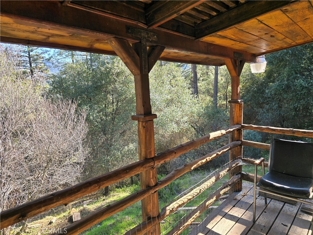 https://media.crmls.org/medias/22d25073-5fbb-4bb2-98f2-b86bdeb7404e.jpg?preset=X-Large