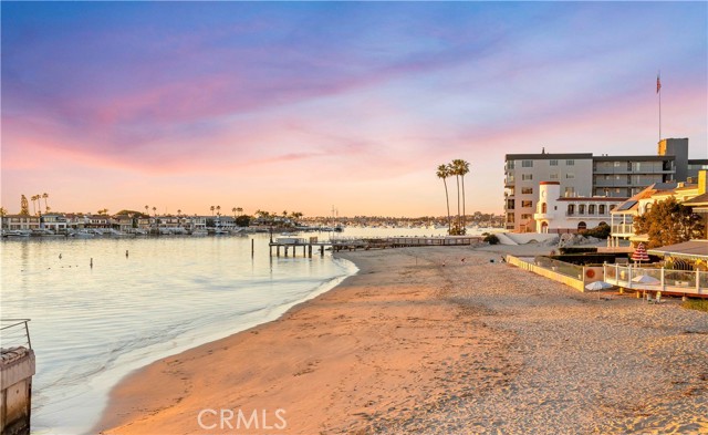 Detail Gallery Image 3 of 33 For 2708 Shell St, Corona Del Mar,  CA 92625 - 3 Beds | 3 Baths