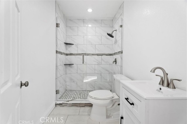 Detail Gallery Image 3 of 5 For 8438 Gloria Ave, North Hills,  CA 91343 - 0 Beds | 1 Baths