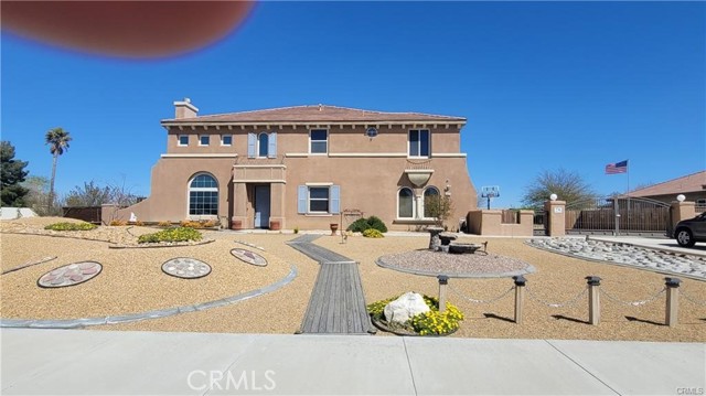 Detail Gallery Image 1 of 7 For 12699 Yorkshire Dr, Apple Valley,  CA 92308 - 5 Beds | 4/1 Baths