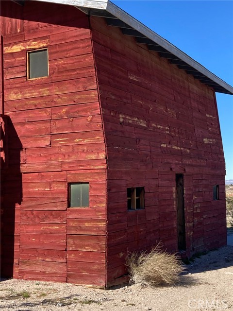 Detail Gallery Image 10 of 52 For 49700 Center Dr, Newberry Springs,  CA 92365 - – Beds | – Baths