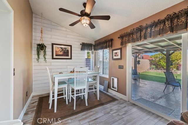 Detail Gallery Image 12 of 34 For 1921 Lynwood, Corona,  CA 92881 - 3 Beds | 2 Baths