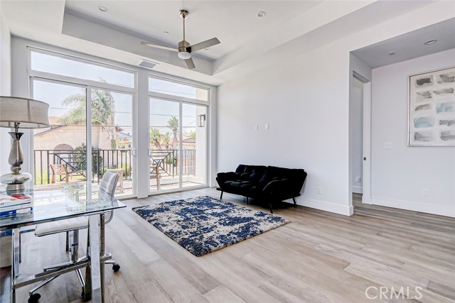 Detail Gallery Image 20 of 41 For 2321 Clark Ln #B,  Redondo Beach,  CA 90278 - 4 Beds | 4/1 Baths