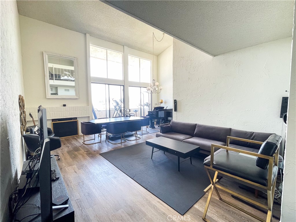5310 Zelzah Avenue #312