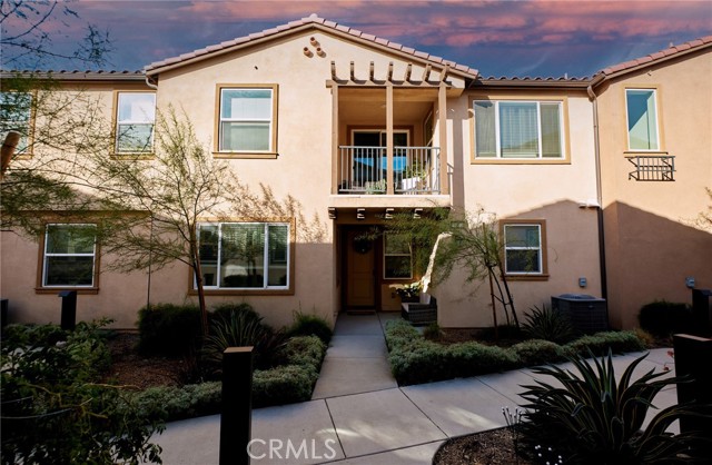 Detail Gallery Image 3 of 50 For 15188 Horizon St #8,  Fontana,  CA 92336 - 4 Beds | 3 Baths