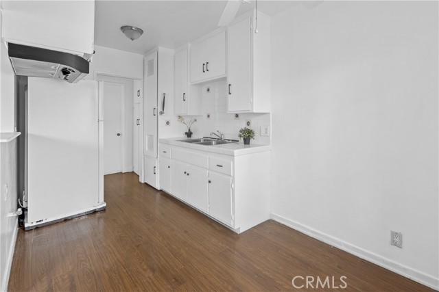 Detail Gallery Image 5 of 10 For 330 W Laurel St a,  Compton,  CA 90220 - 1 Beds | 1 Baths