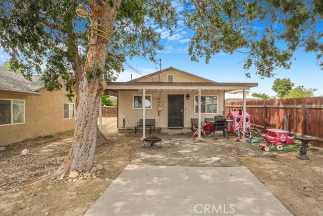 14928 Yucca Avenue, Fontana CA: https://media.crmls.org/medias/22d6434a-9b20-4226-abda-f377bf130eef.jpg