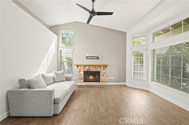 27054 Riversbridge Way, Valencia CA: https://media.crmls.org/medias/22d6d4e4-c607-4b38-bc5f-4085c51a34ff.jpg