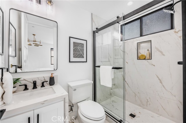 924 17th St, Hermosa Beach CA: https://media.crmls.org/medias/22d7e203-d88f-49e2-8e44-3d9fe872469d.jpg