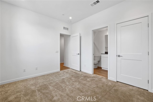 139 Jessup Way, Tustin CA: https://media.crmls.org/medias/22d7ee95-b2b3-478b-b971-61319619e471.jpg