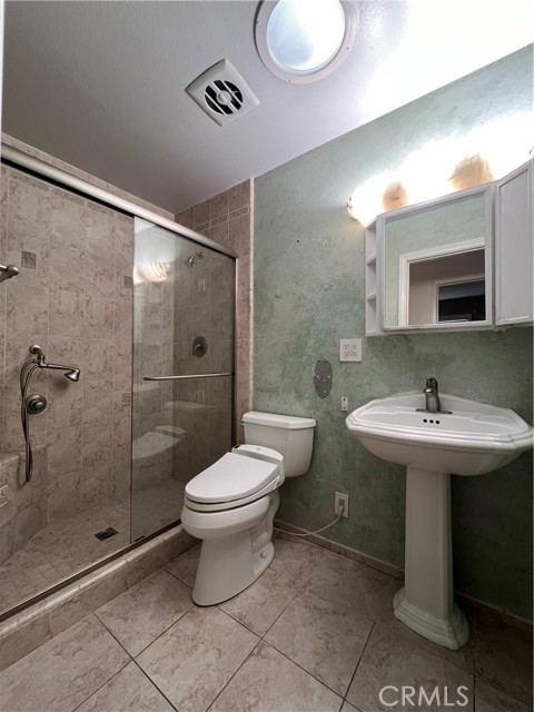 Detail Gallery Image 13 of 23 For 8294 E Carburton, Long Beach,  CA 90808 - 4 Beds | 2 Baths