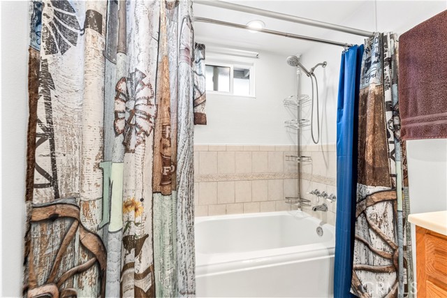 6051 Camphor Avenue, Westminster CA: https://media.crmls.org/medias/22d8ded7-7777-4fa1-a193-ade205dd81aa.jpg