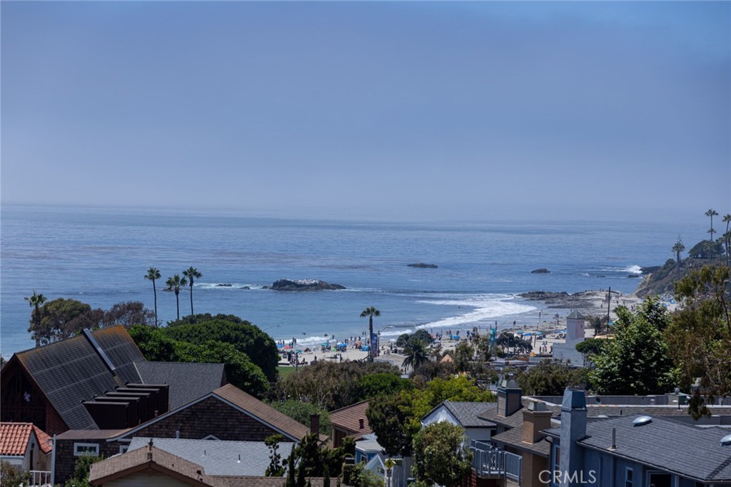 https://media.crmls.org/medias/22d94a16-0304-4baa-9c5a-761e39ff8ee6.jpg?preset=X-Large