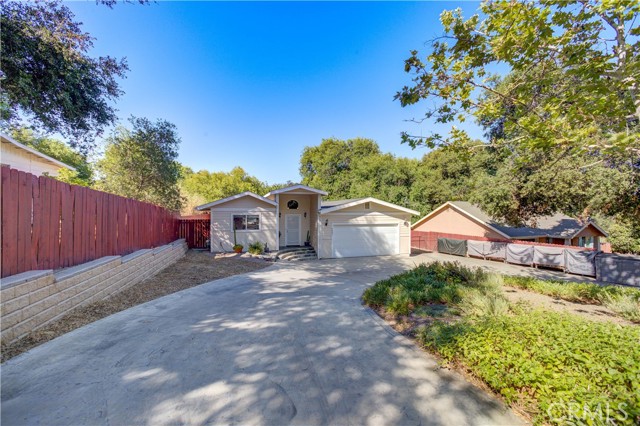 4887 Arizona Avenue, Atascadero CA: https://media.crmls.org/medias/22dac2a8-344a-40e5-a5e0-e032b0f2a101.jpg
