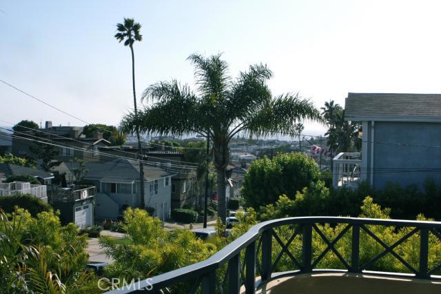 655 Longfellow Avenue, Hermosa Beach, California 90254, 3 Bedrooms Bedrooms, ,2 BathroomsBathrooms,Residential,Sold,Longfellow,S12012664