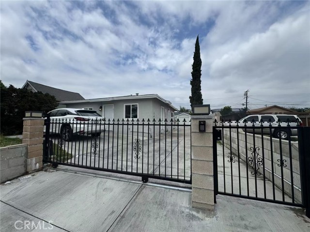 Detail Gallery Image 1 of 9 For 951 E Elma St, Ontario,  CA 91764 - 4 Beds | 2 Baths