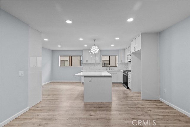 7130 Glade Avenue, Canoga Park CA: https://media.crmls.org/medias/22db5364-cb19-45c5-8f57-541607f7cd29.jpg