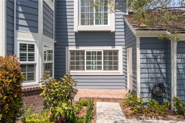 481 Kakkis Drive, Long Beach CA: https://media.crmls.org/medias/22db8f16-587a-408a-97c3-d20d85139958.jpg