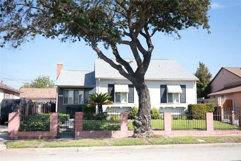 2423 W 118th Street
