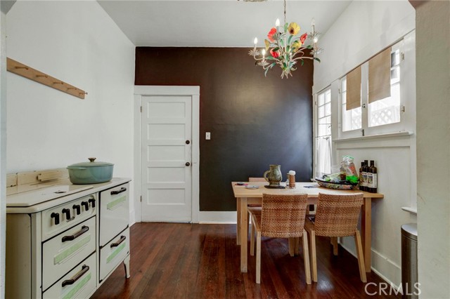 571 W 17th Street, San Pedro CA: https://media.crmls.org/medias/22dce776-7400-4bdb-84b3-372da5336dff.jpg