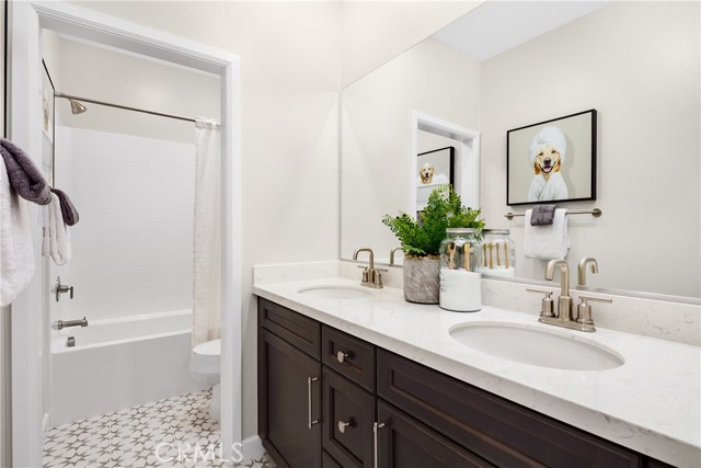 Detail Gallery Image 9 of 15 For 2024 Simpatico Pl, Escondido,  CA 92026 - 5 Beds | 3 Baths