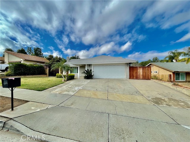 2112 W Ontario Ave, Corona, CA 92882